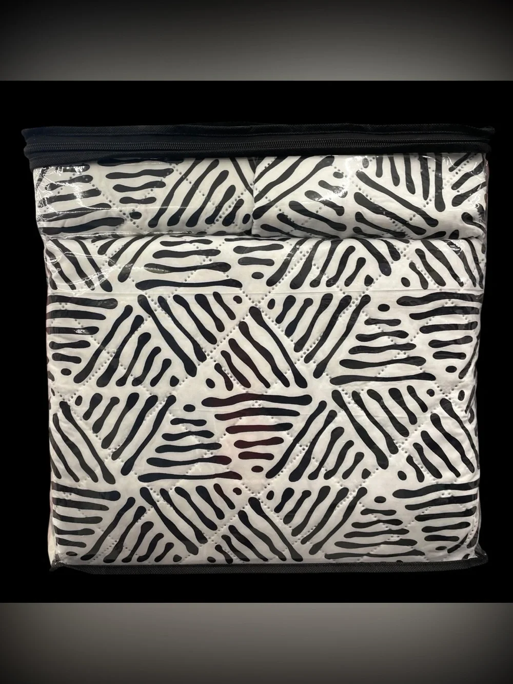 3-pc Queen Quilt Set Two Shams Black White Contemporary Geometric NEW NWT